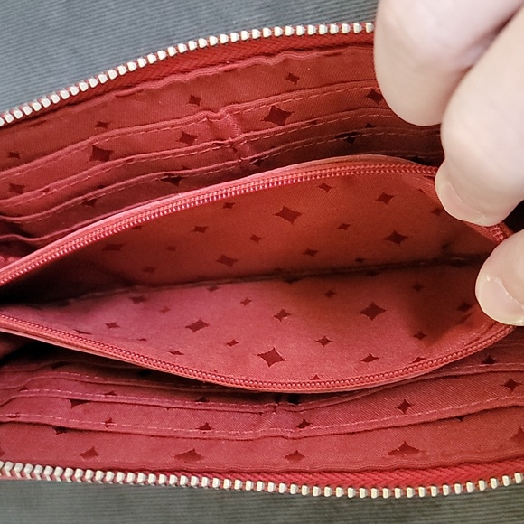 Fossil red zip around wallet - Picture 10 of 16